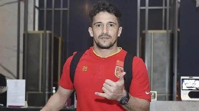 pg电子-洛国富自宣退役：拿过金靴赚过高薪 仍中国国籍